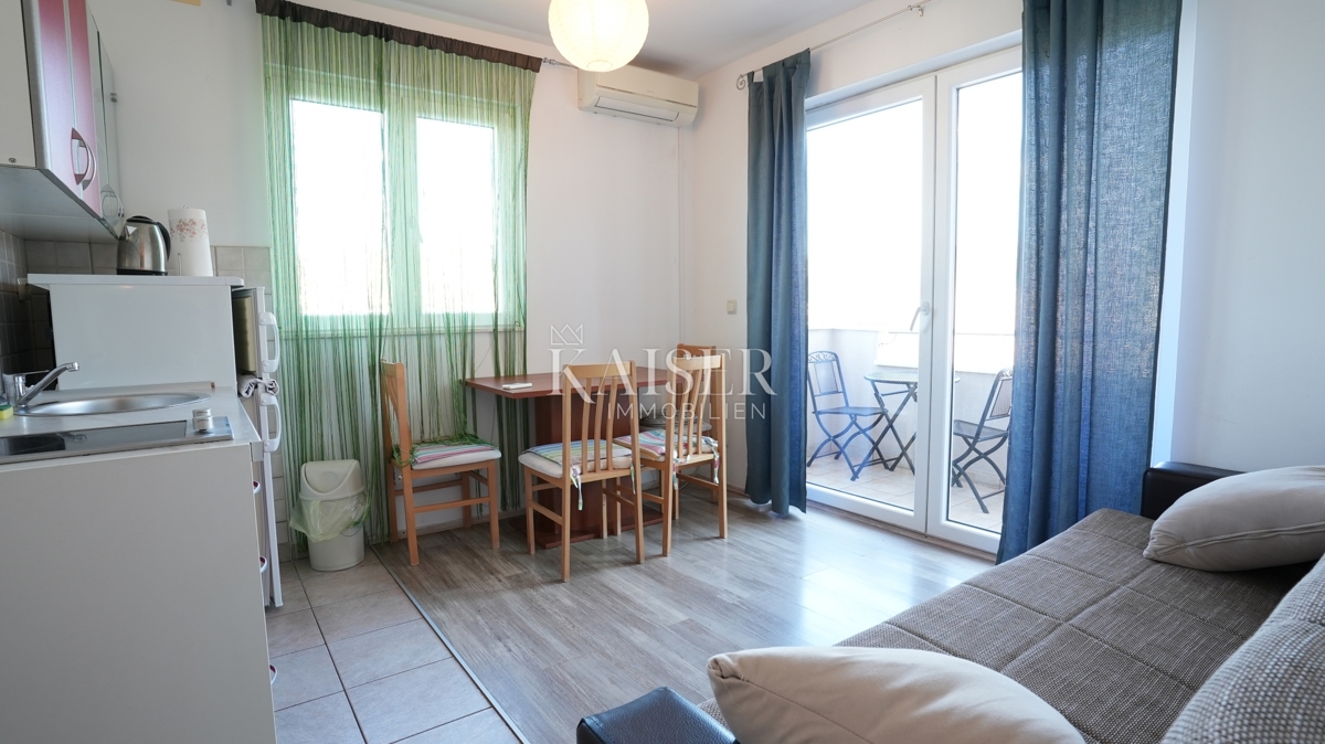 Šparadići, Šibenik - Casa con 5 unità e potenziale, a 100 m dal mare