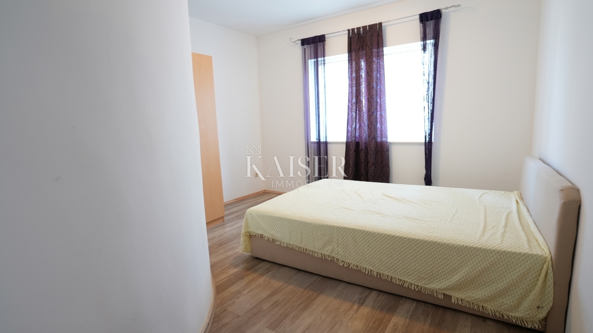 Šparadići, Šibenik - Casa con 5 unità e potenziale, a 100 m dal mare