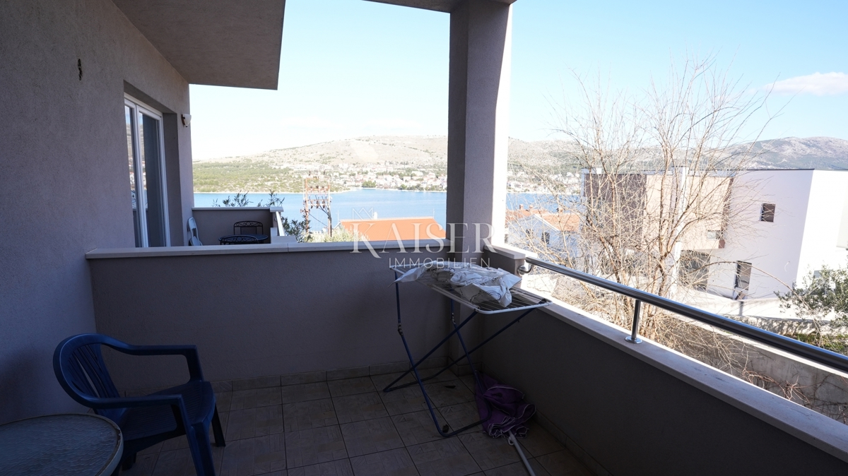 Šparadići, Šibenik - Casa con 5 unità e potenziale, a 100 m dal mare