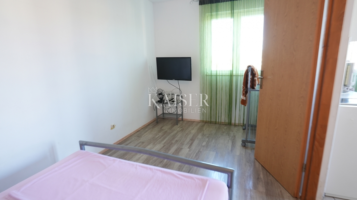 Šparadići, Šibenik - Casa con 5 unità e potenziale, a 100 m dal mare