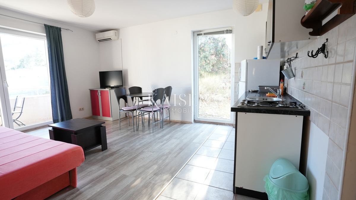 Šparadići, Šibenik - Casa con 5 unità e potenziale, a 100 m dal mare