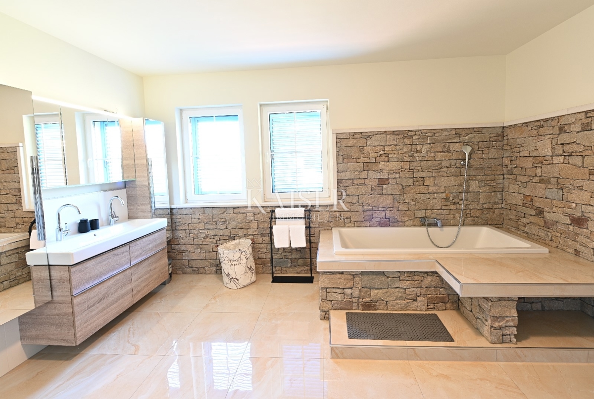 Istria, Umago - Villa istriana in pietra