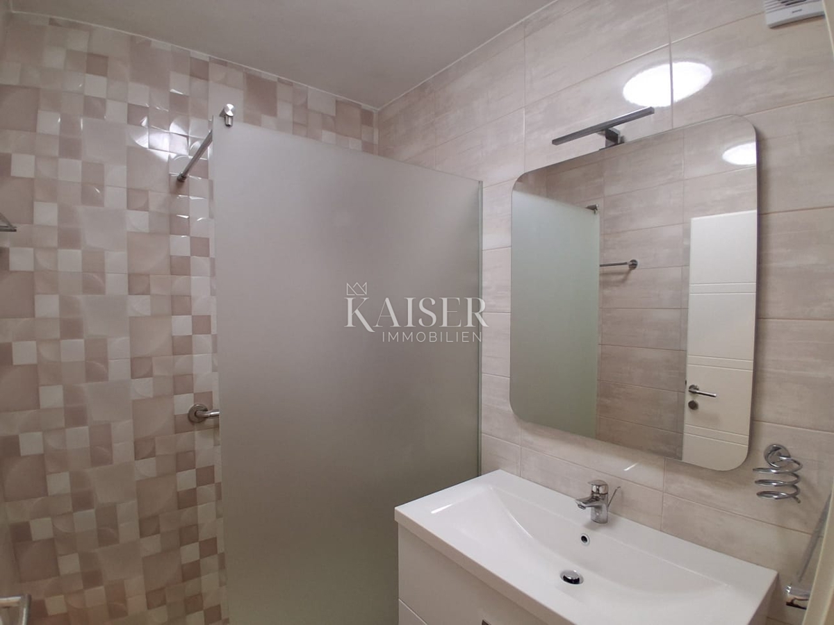 Zara, Poluotok – appartamento con tre camere da letto 75 m² – € 339.000