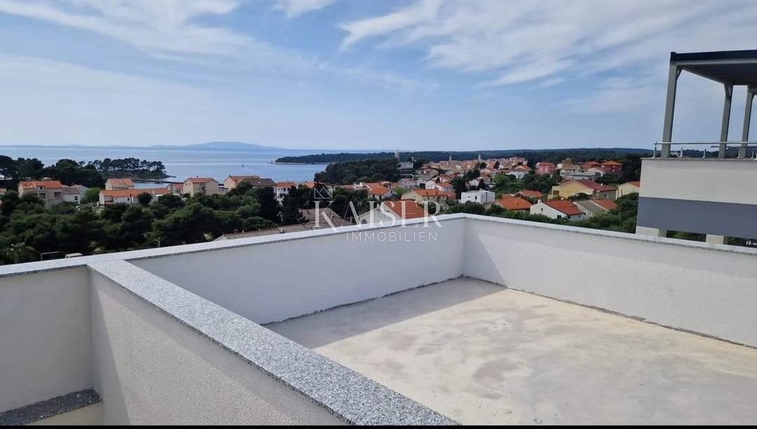 Rab, Banjol - Attico con terrazza sul tetto e vista panoramica
