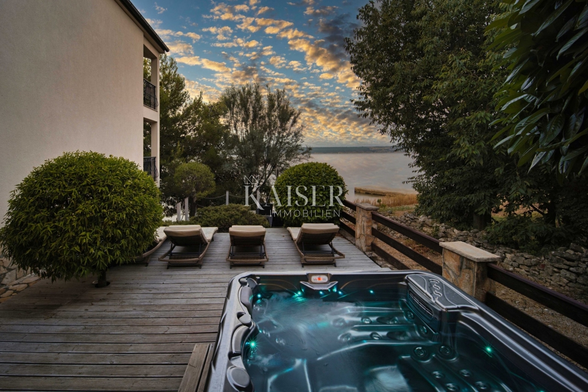 Casa sul mare Maslenica