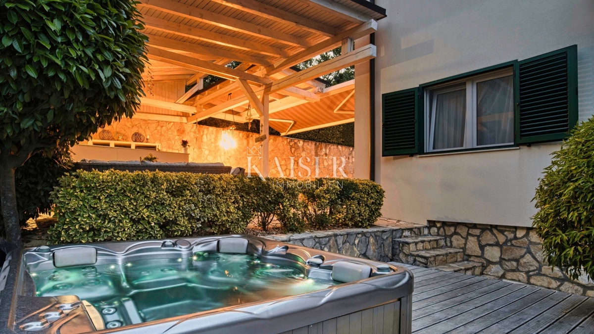 Casa sul mare Maslenica