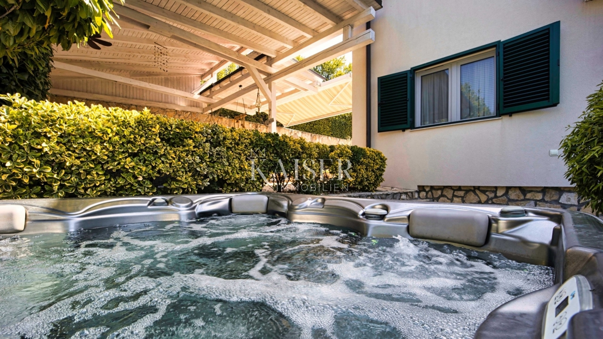 Casa sul mare Maslenica