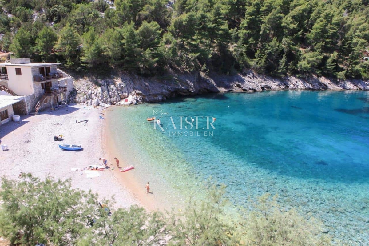 Casa tradizionale fronte mare sull'isola di Hvar
