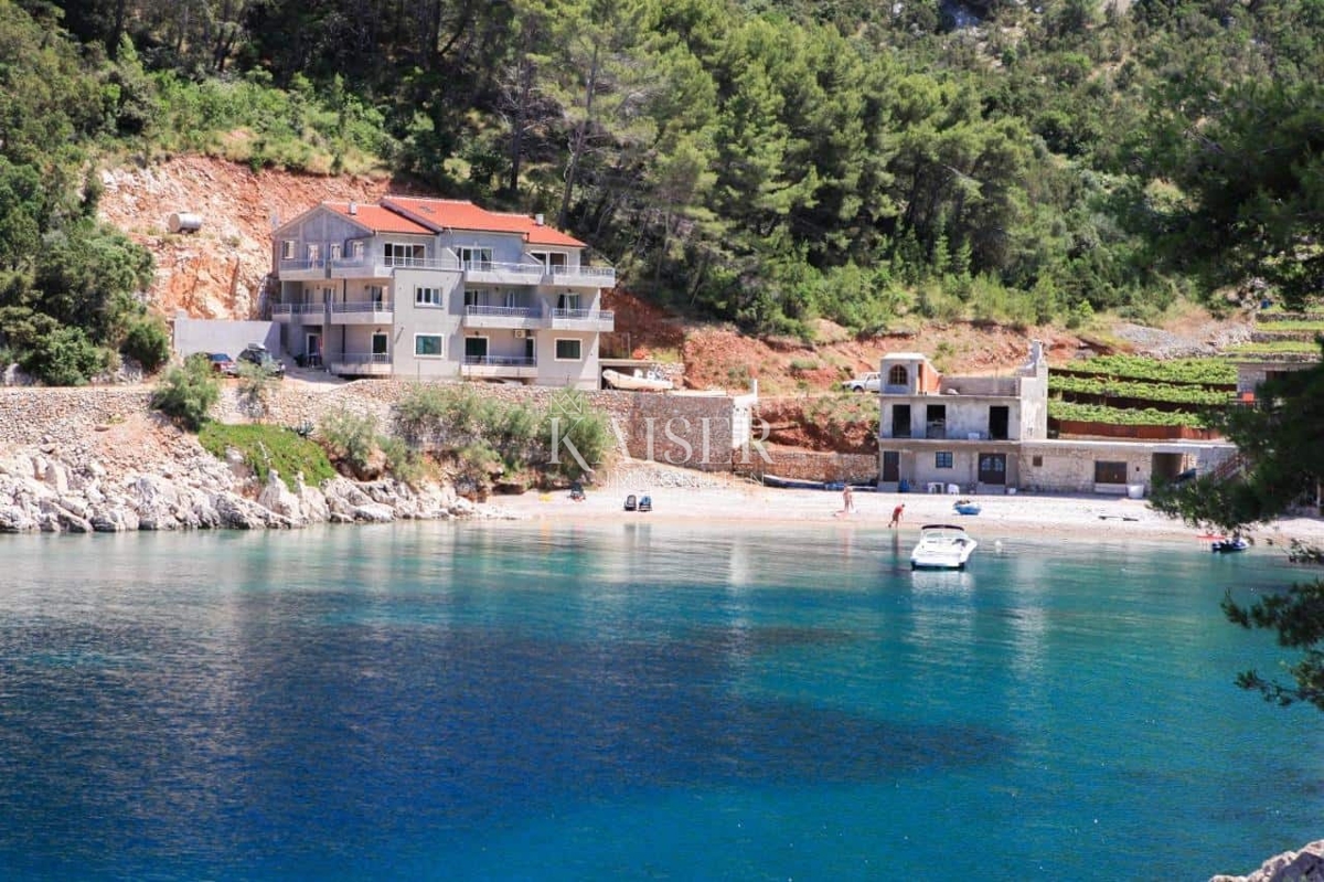 Casa tradizionale fronte mare sull'isola di Hvar