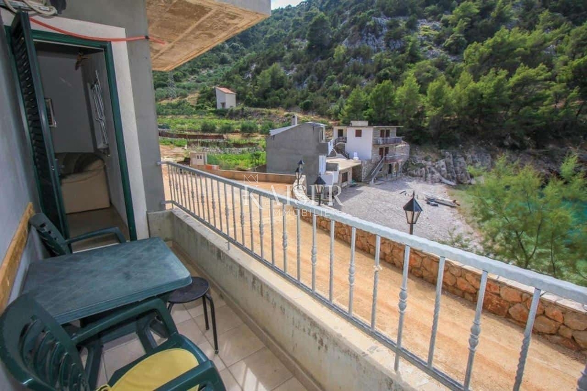 Casa tradizionale fronte mare sull'isola di Hvar