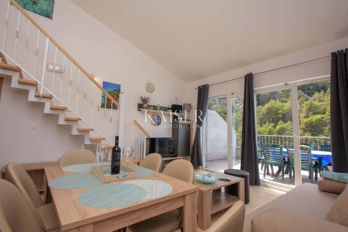 Casa tradizionale fronte mare sull'isola di Hvar