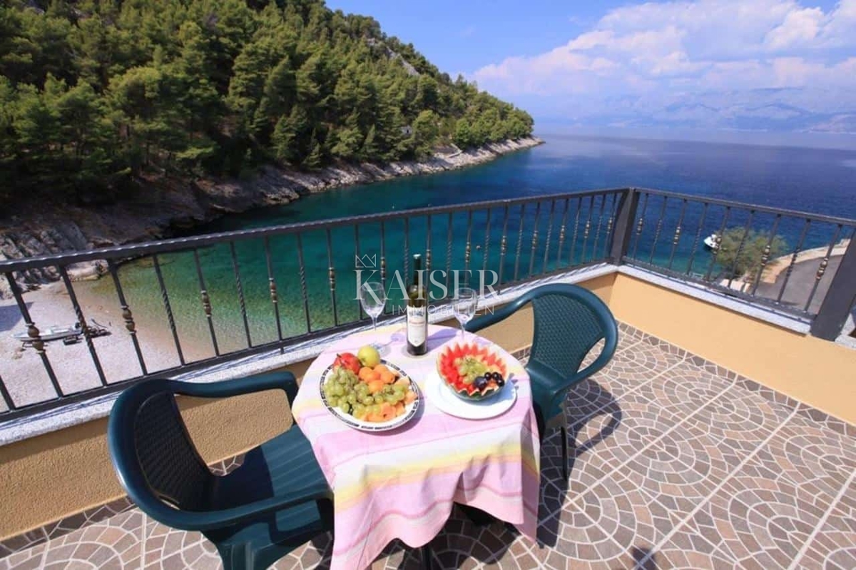 Casa tradizionale fronte mare sull'isola di Hvar