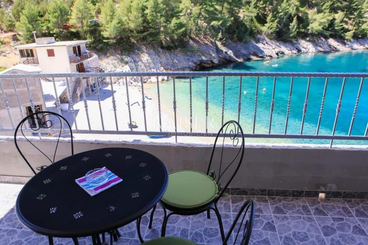 Casa tradizionale fronte mare sull'isola di Hvar