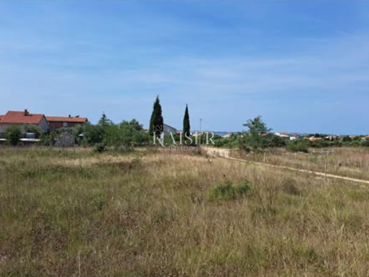 Vrsi, Zara - Terreno edificabile con potenziale, a 600 m dal mare