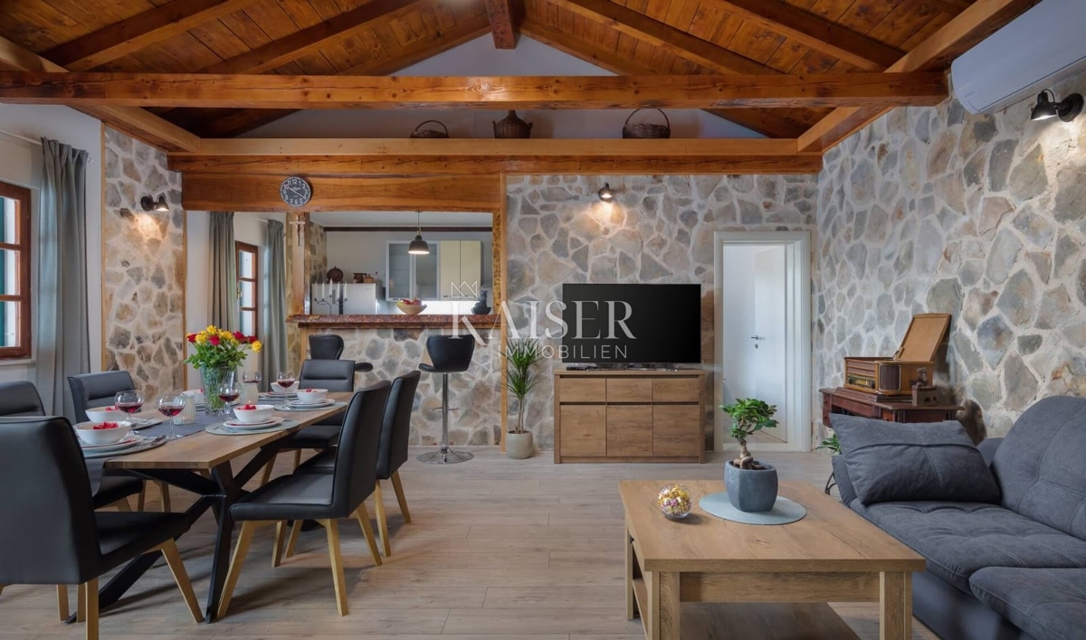 Casa Rogoznica, 100m2