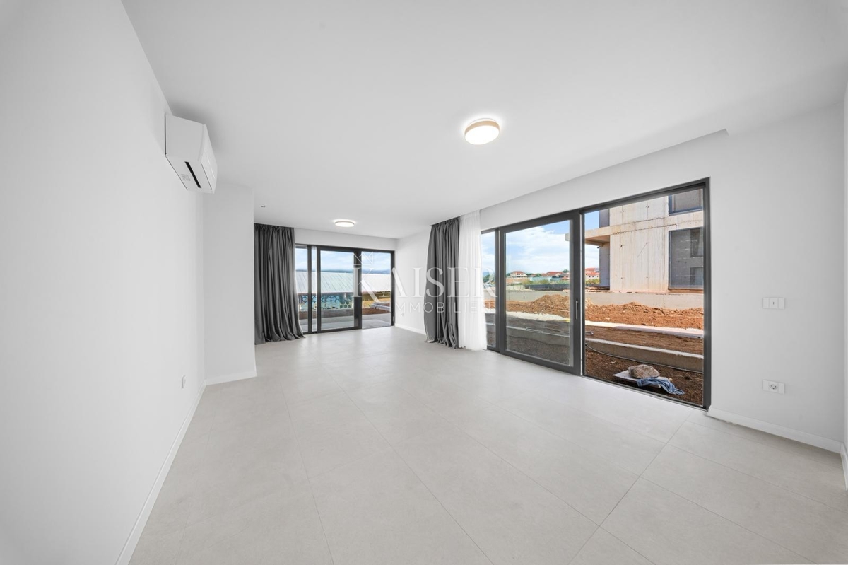 Zara – Privlaka | Prima fila al mare – appartamento moderno con giardino privato