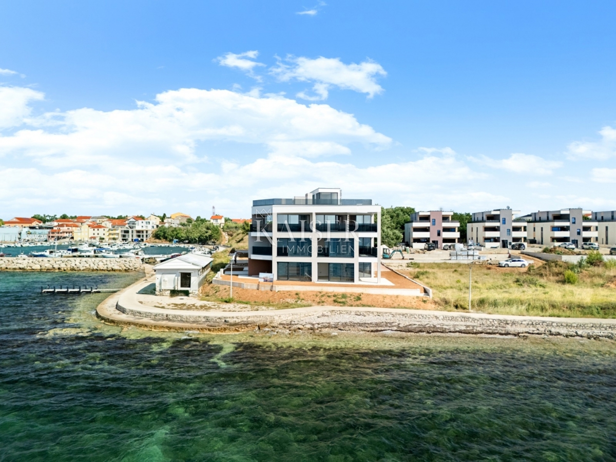 Zara – Privlaka | Prima fila al mare – appartamento moderno con giardino privato