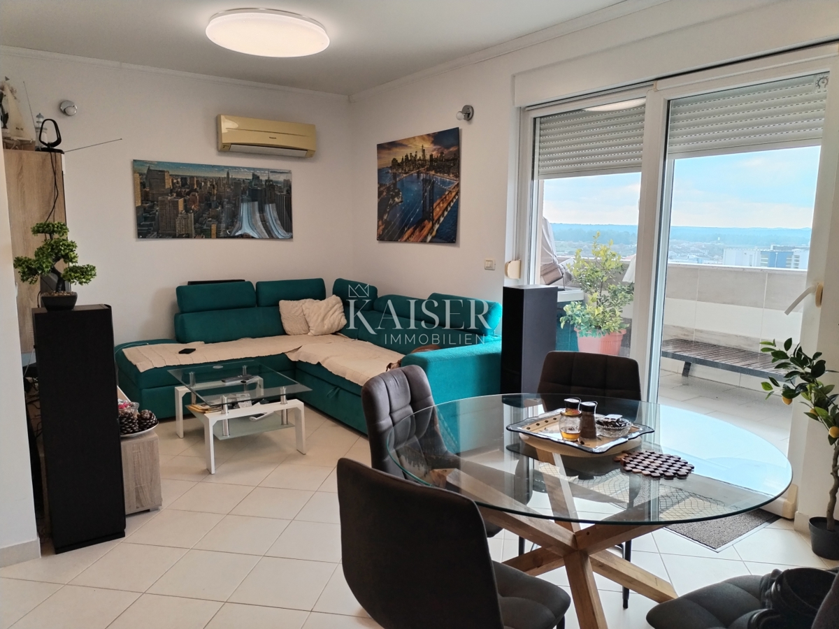 Istria, Cittanova, appartamento 115m2 con piscina e vista mare
