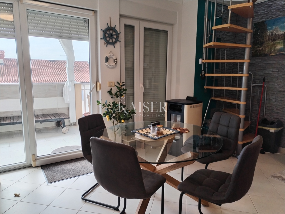 Istria, Cittanova, appartamento 115m2 con piscina e vista mare