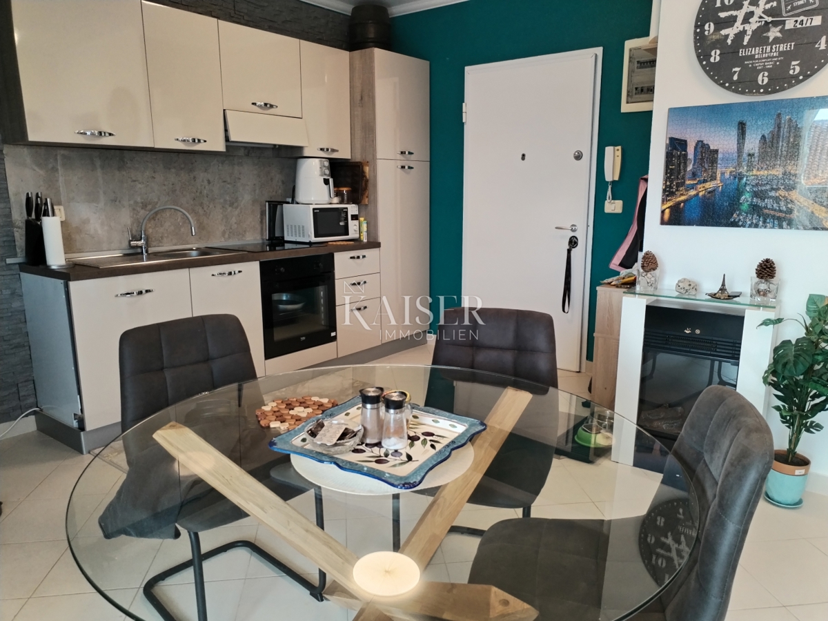 Istria, Cittanova, appartamento 115m2 con piscina e vista mare