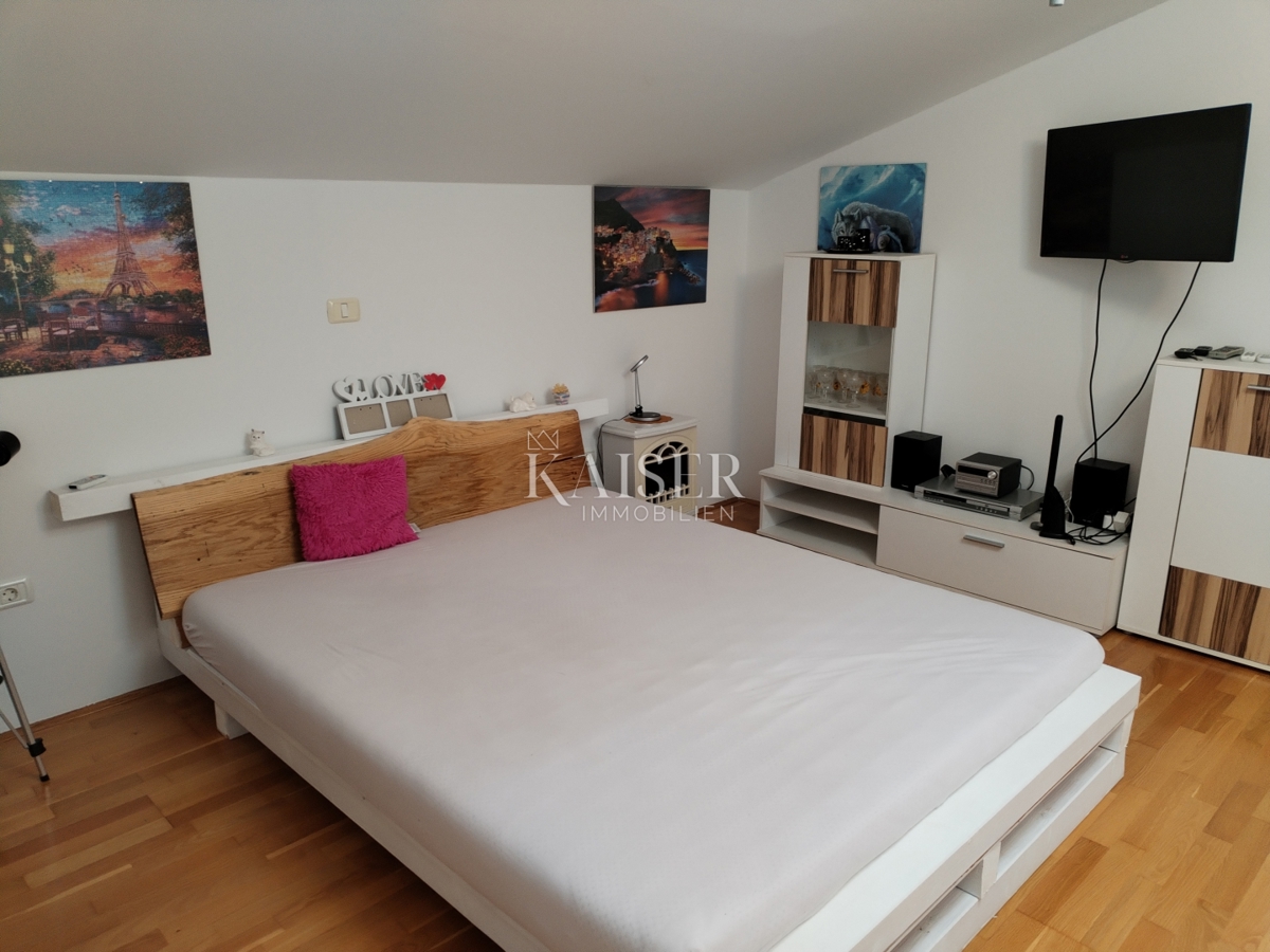 Istria, Cittanova, appartamento 115m2 con piscina e vista mare