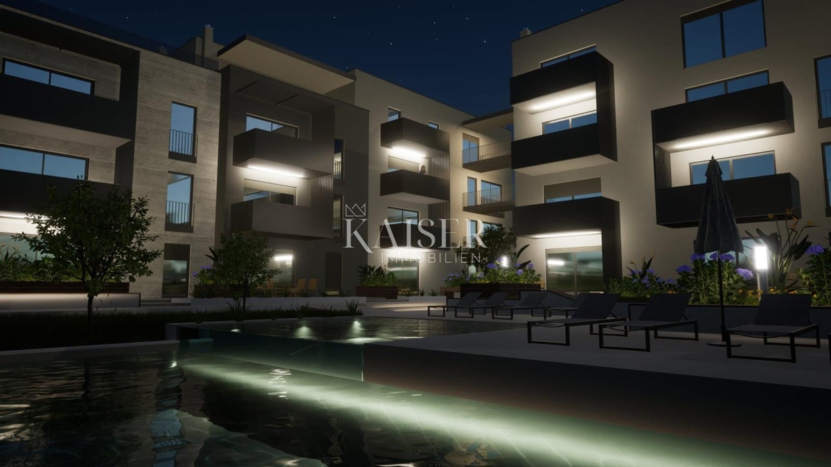 Istria - Parenzo, attico con piscina e ascensore, 3 camere da letto