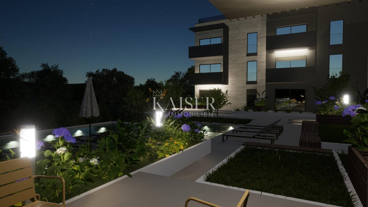 Istria - Parenzo, attico con piscina e ascensore, 3 camere da letto