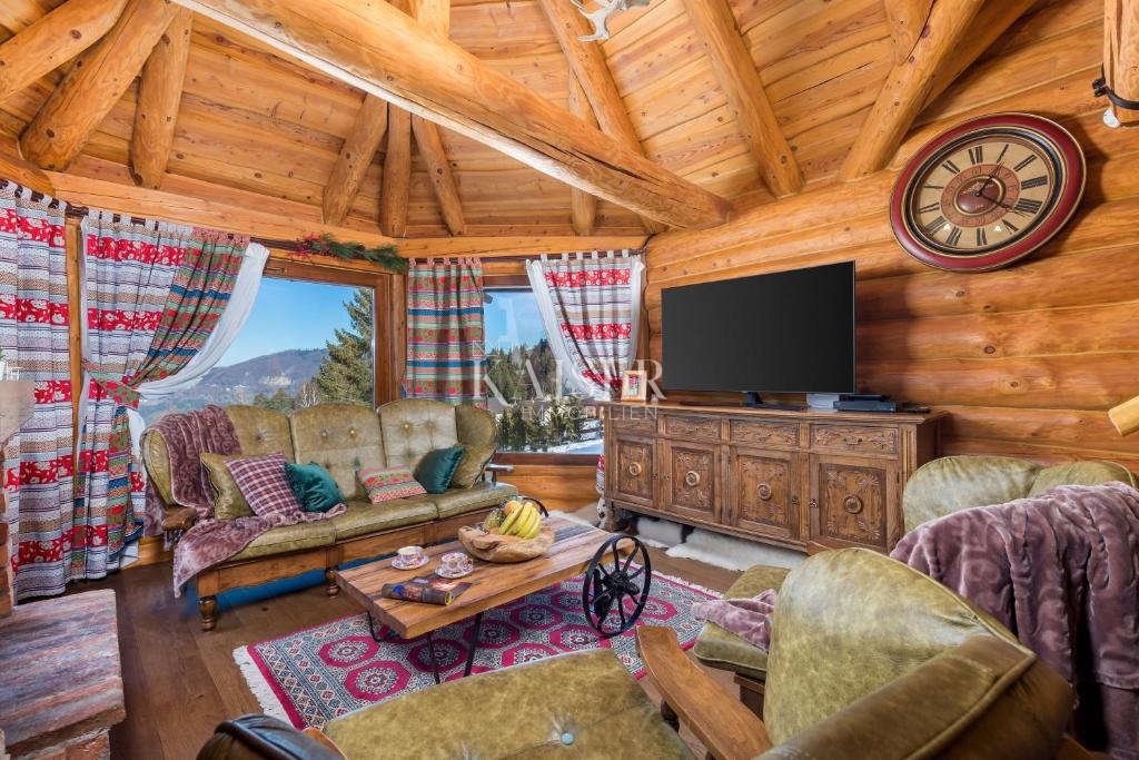 Ravna Gora, Kupjak - lussuosa villa in legno con piscina e centro benessere