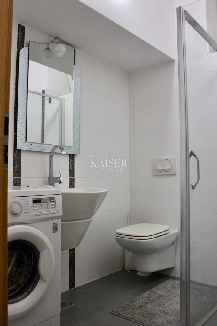 Opatija - Elegante appartamento con 1 camera da letto in una villa storica in centro con parcheggio