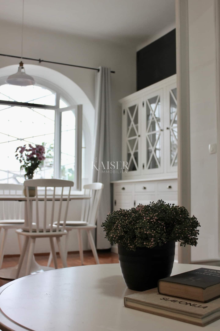 Opatija - Elegante appartamento con 1 camera da letto in una villa storica in centro con parcheggio