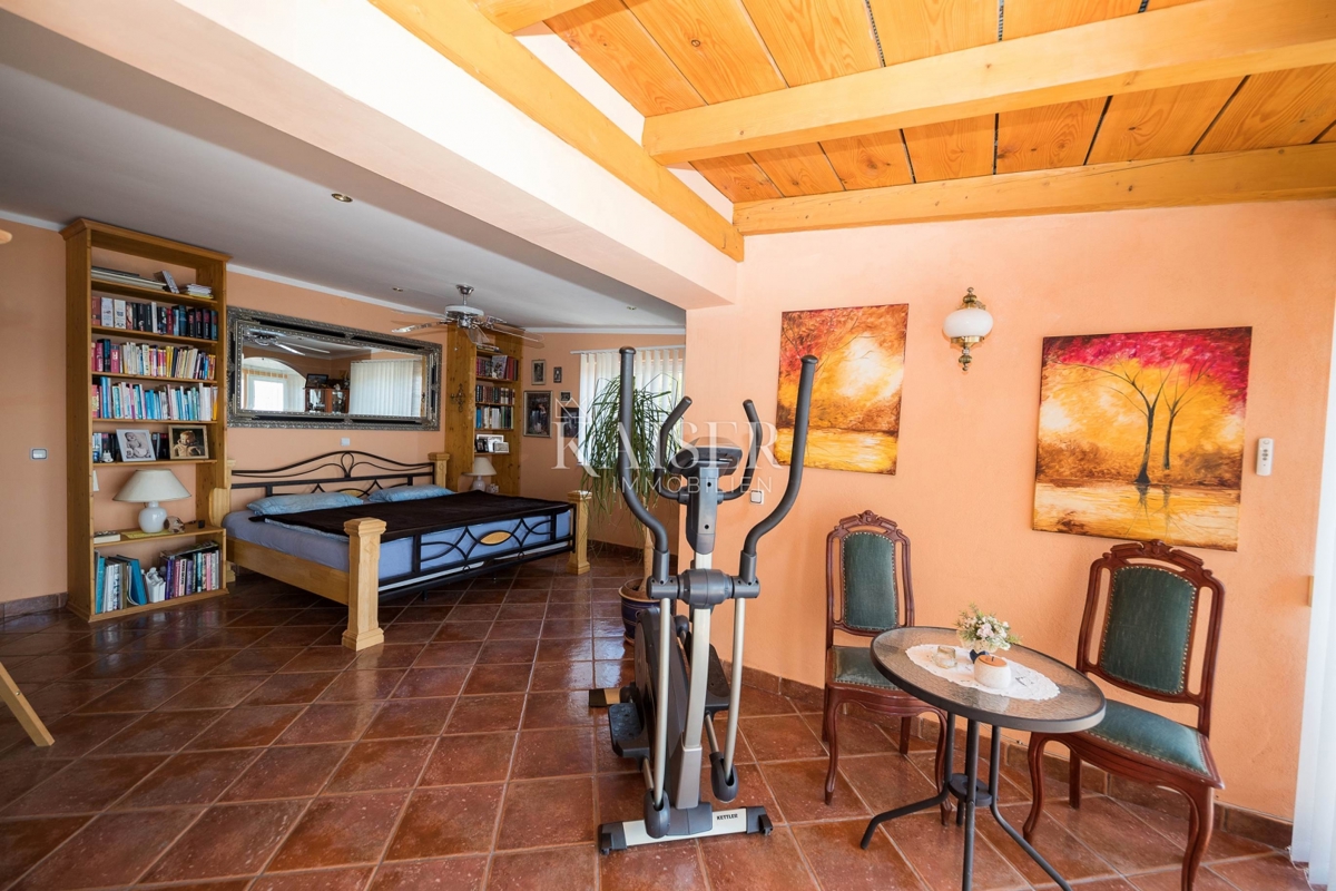 Novi Vinodolski, Smokvica - villa prima fila al mare