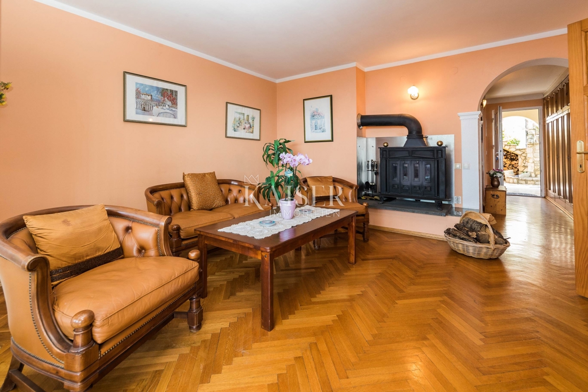 Novi Vinodolski, Smokvica - villa prima fila al mare