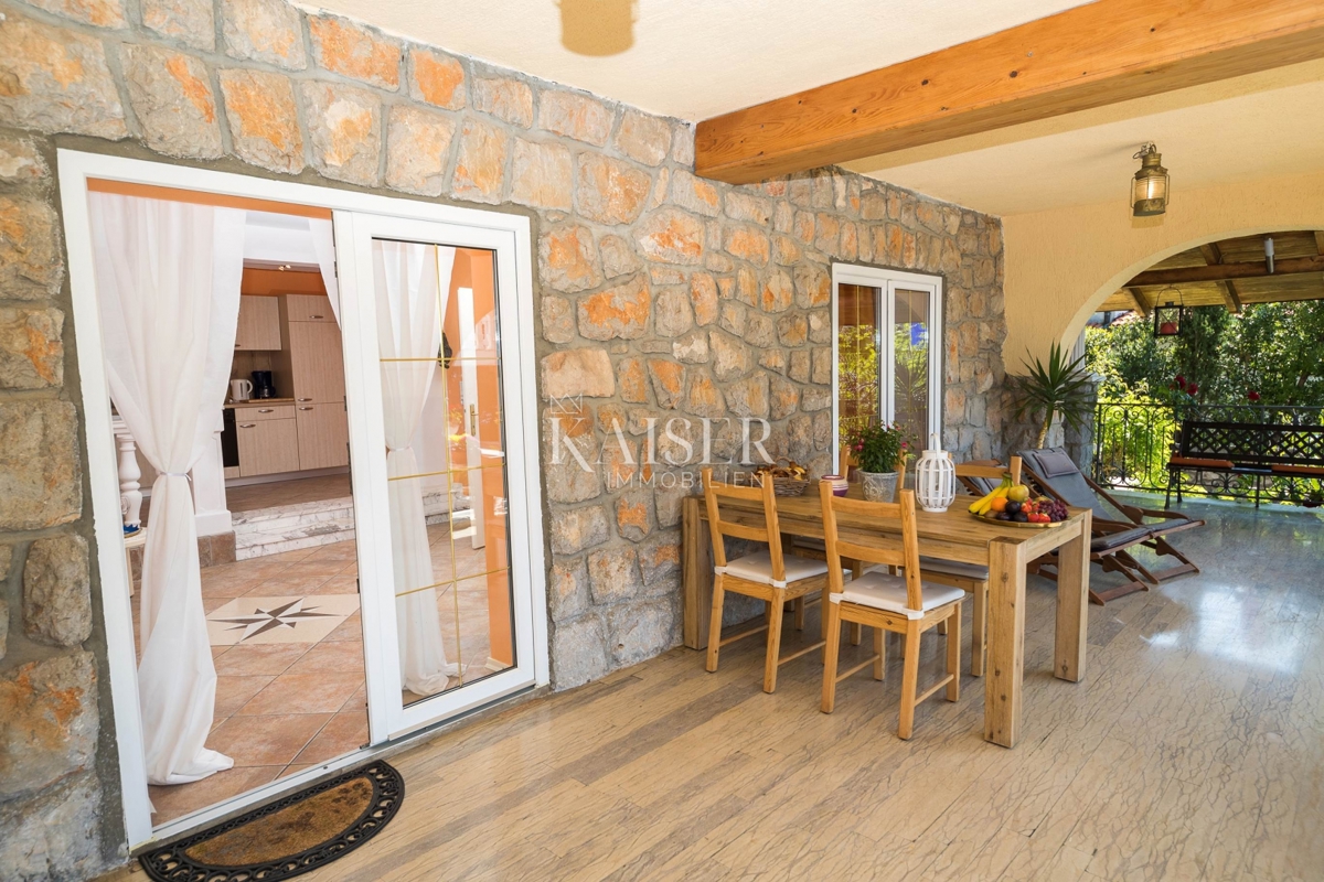 Novi Vinodolski, Smokvica - villa prima fila al mare