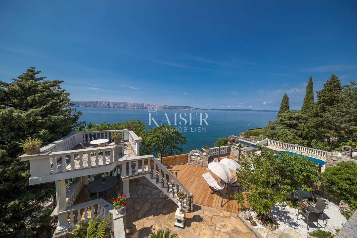 Novi Vinodolski, Smokvica - villa prima fila al mare