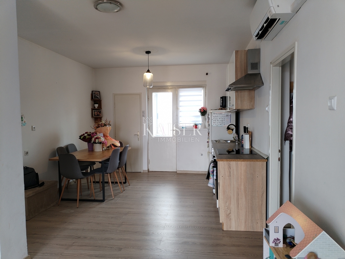 Istria, Umag, appartamento con due camere da letto e vista mare, 80 m2