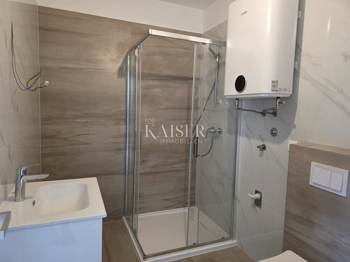 Istria - Parenzo, appartamento al piano terra con giardino