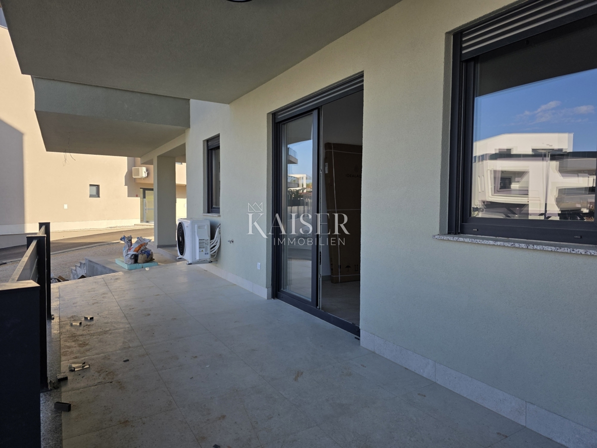 Istria - Parenzo, appartamento al piano terra con giardino