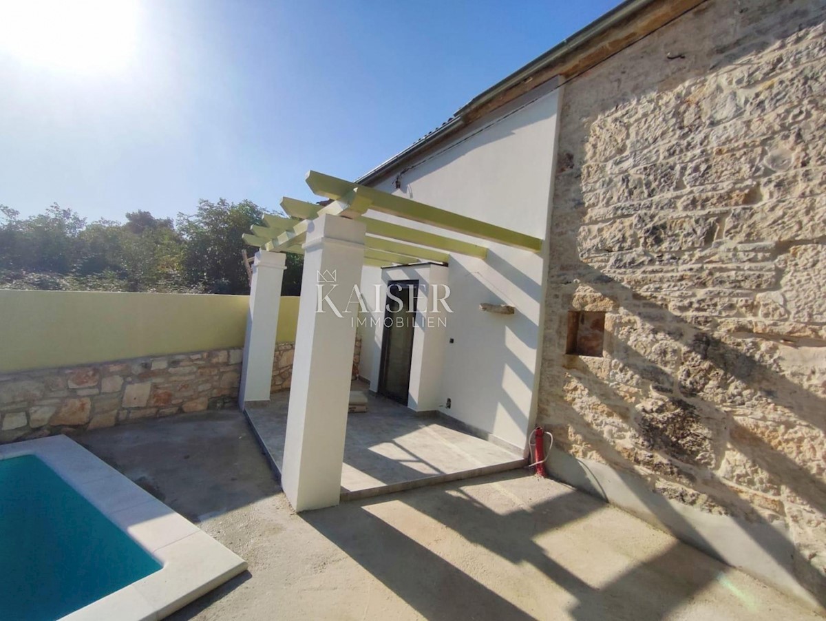 Istria - Svetvinčenat - casa con piscina, 35 m2