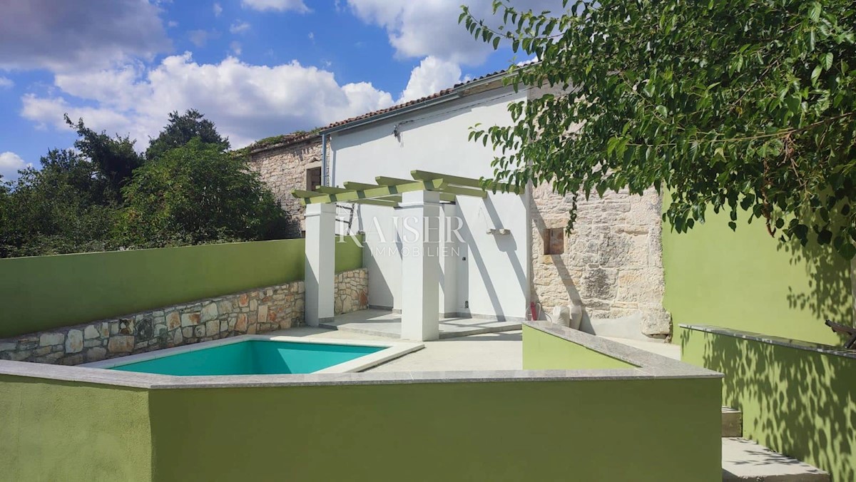 Istria - Svetvinčenat - casa con piscina, 35 m2