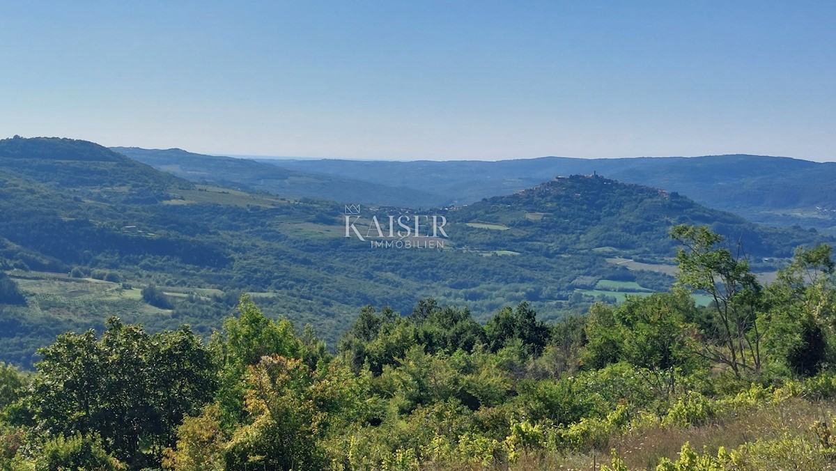 Istria, Montona - terreno con splendida vista panoramica