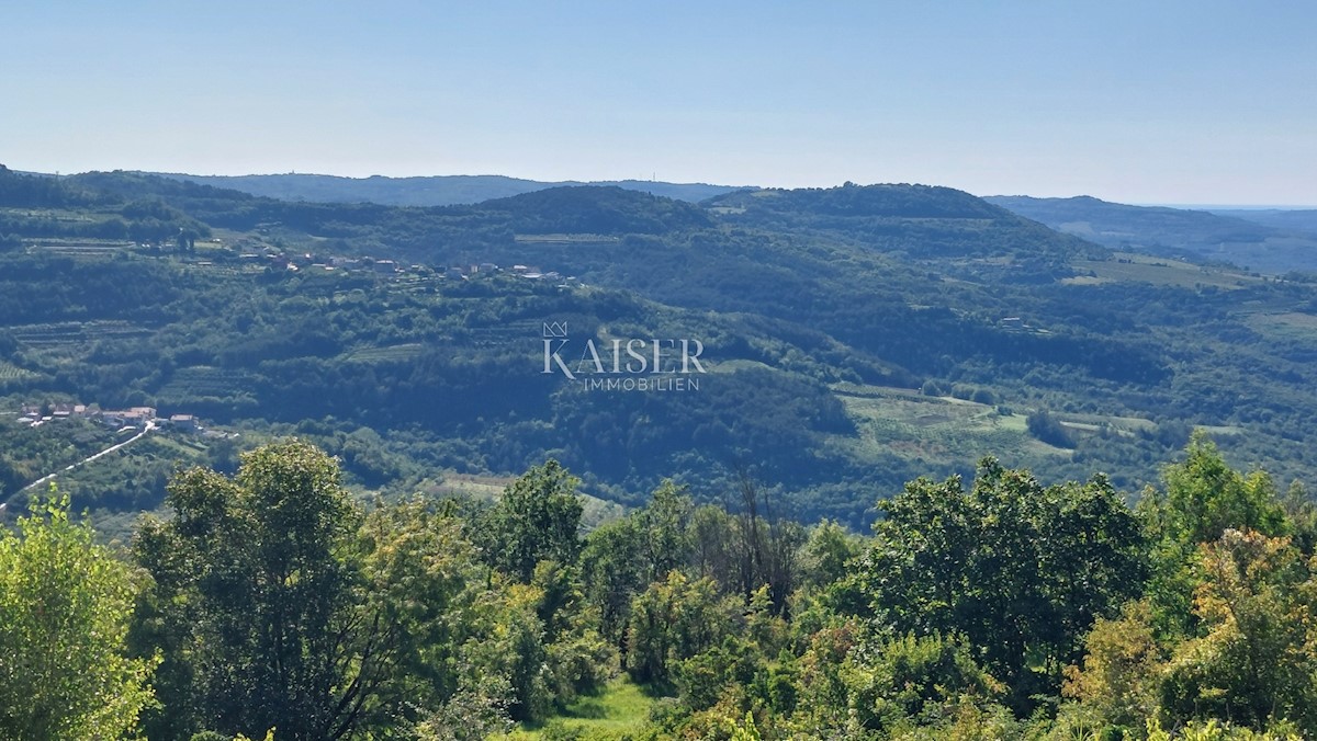 Istria, Montona - terreno con splendida vista panoramica