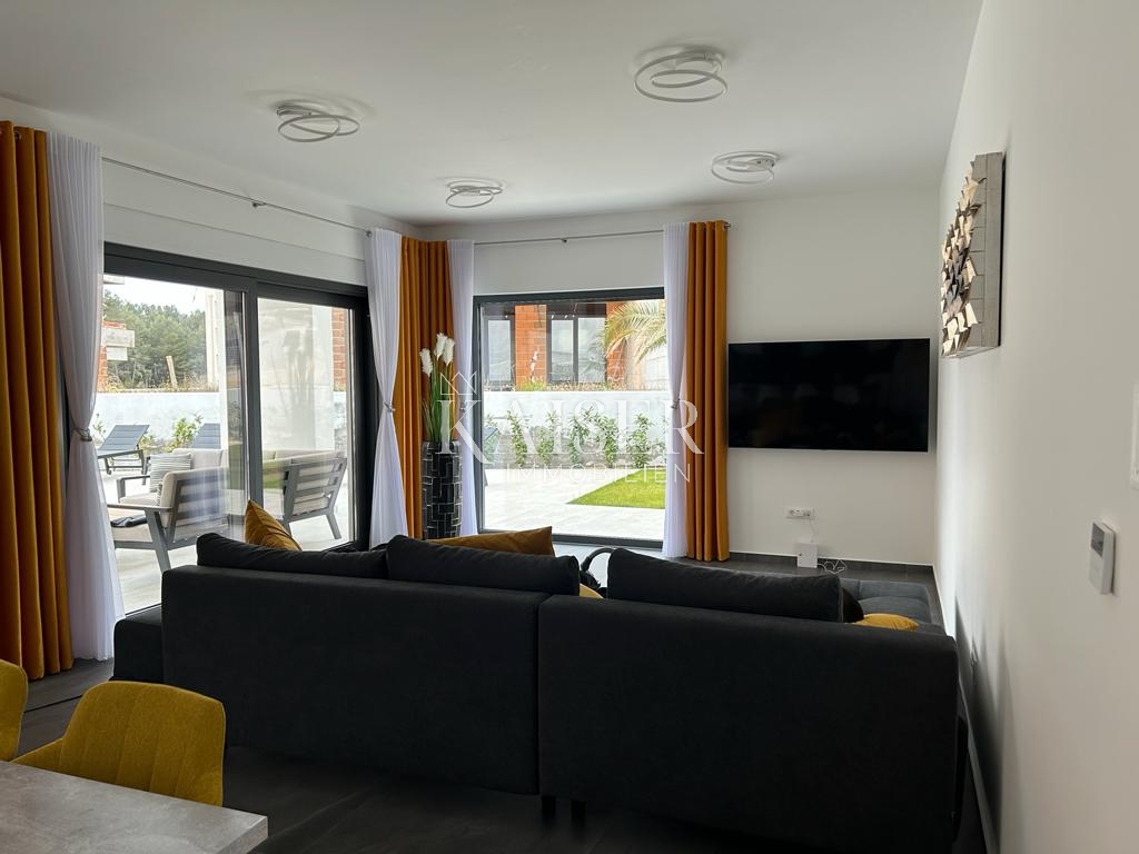 Istria - Parenzo, villa moderna vicino al mare