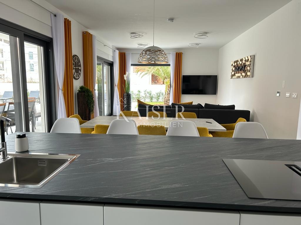 Istria - Parenzo, villa moderna vicino al mare