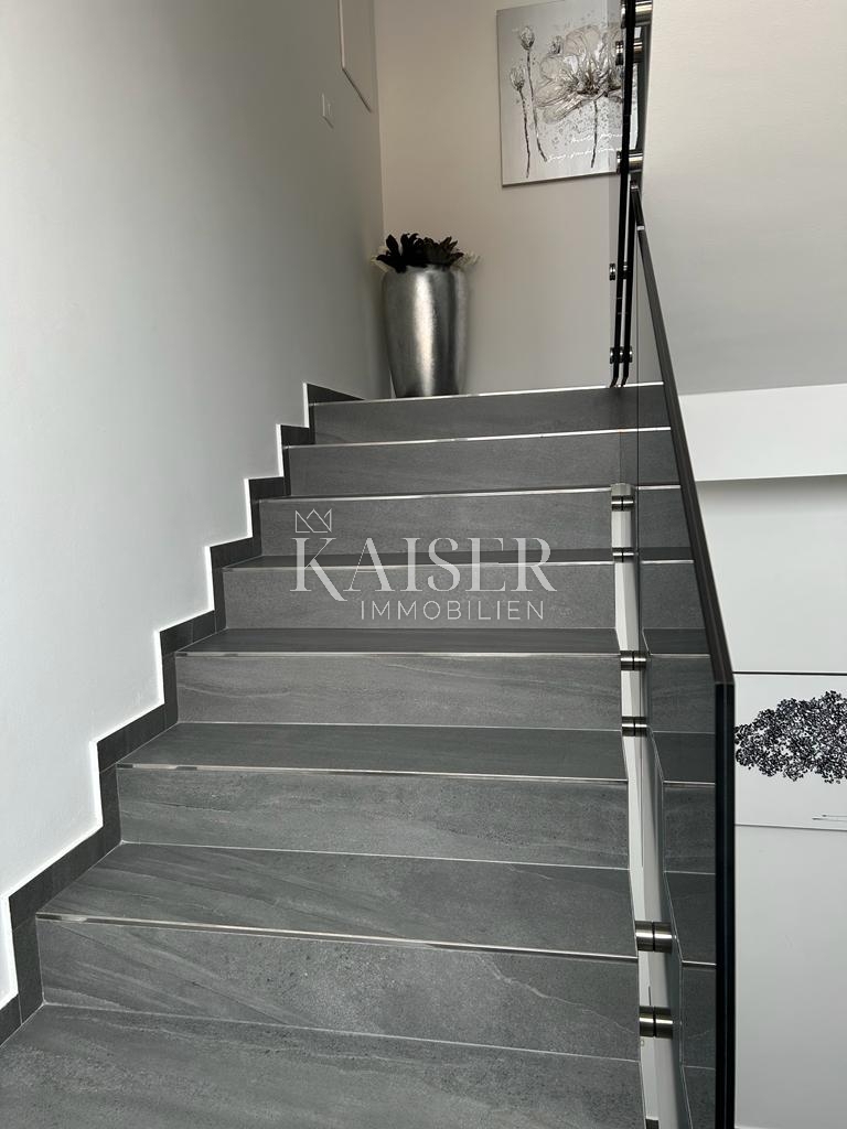 Istria - Parenzo, villa moderna vicino al mare