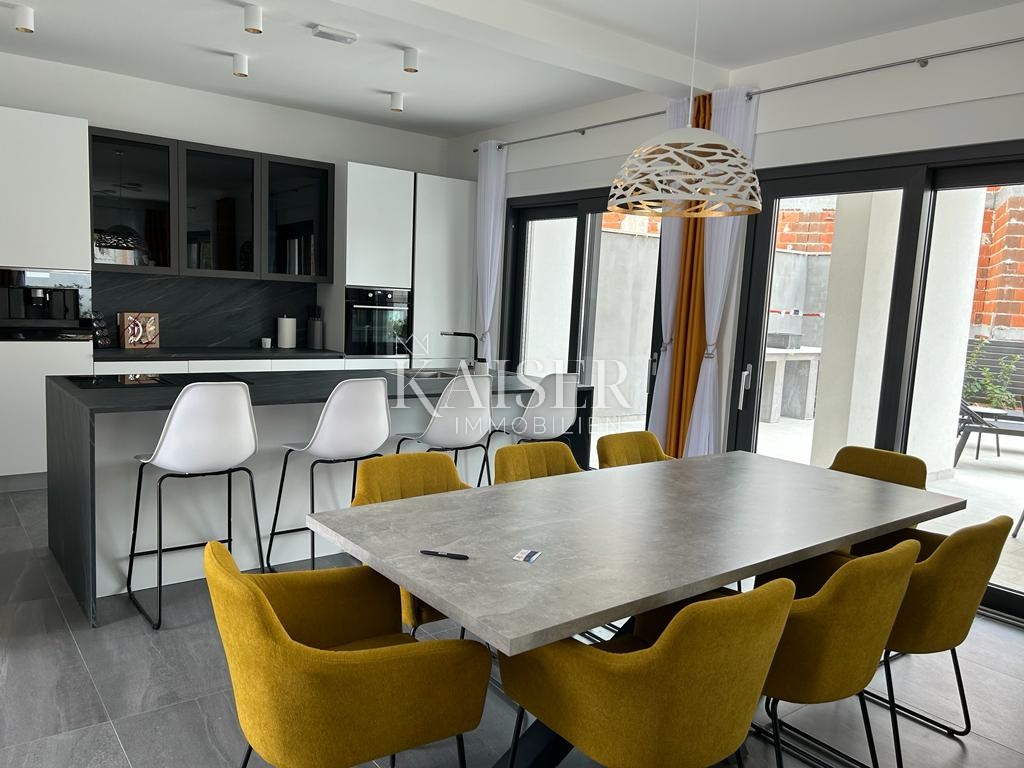 Istria - Parenzo, villa moderna vicino al mare