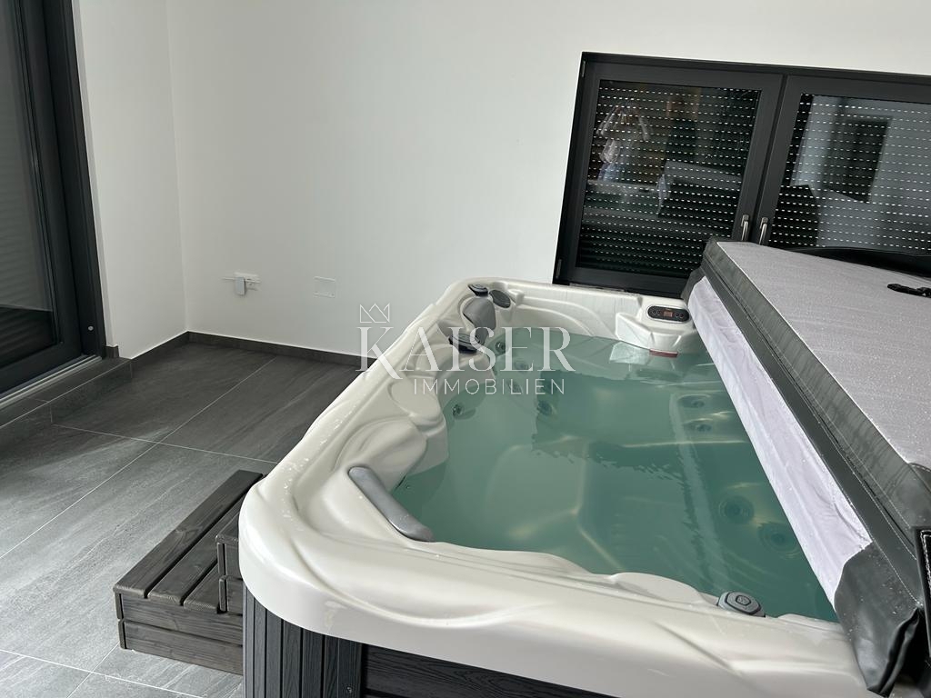 Istria - Parenzo, villa moderna vicino al mare