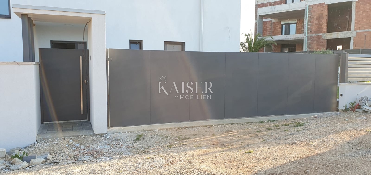 Istria - Parenzo, villa moderna vicino al mare