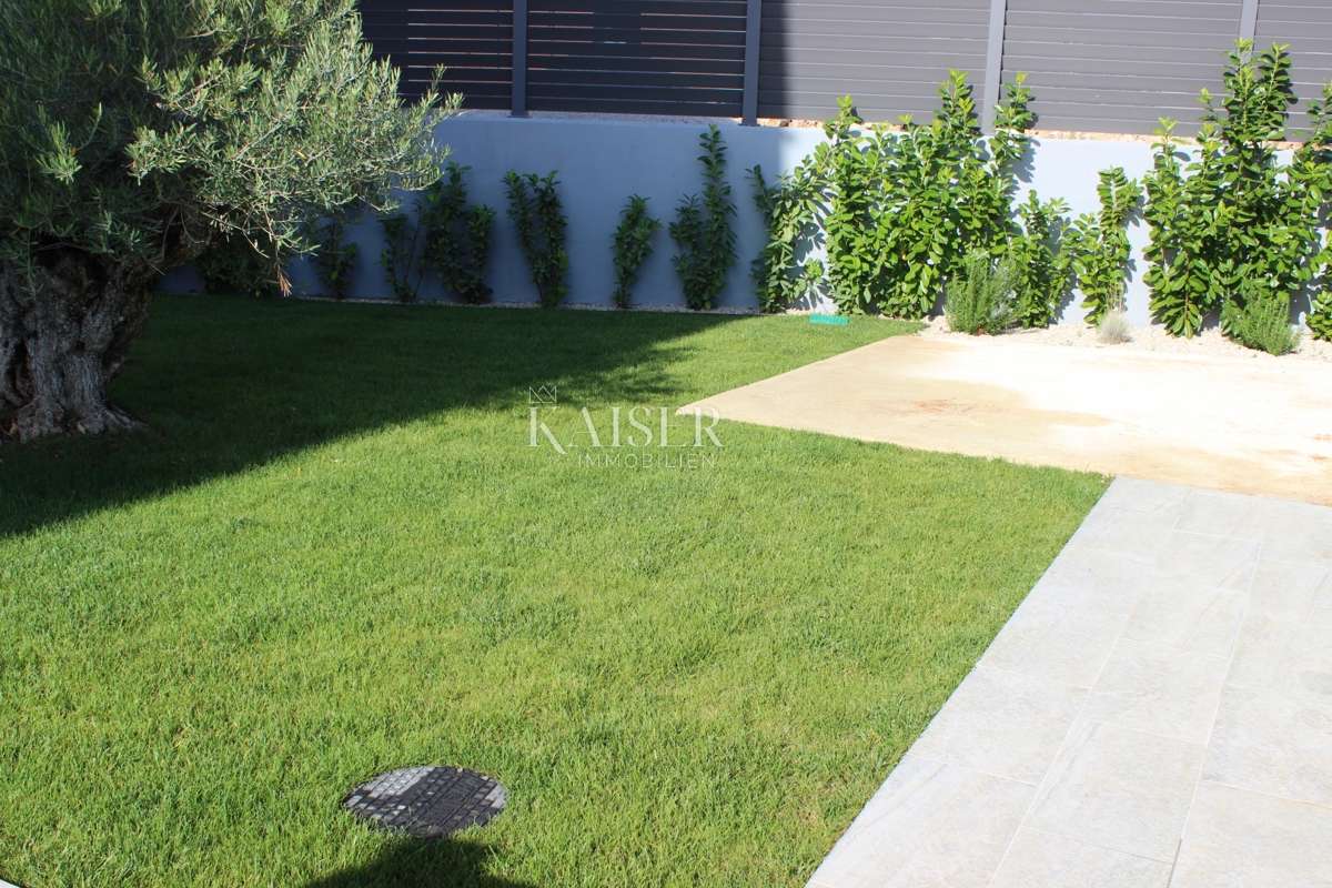 Istria - Parenzo, villa moderna vicino al mare