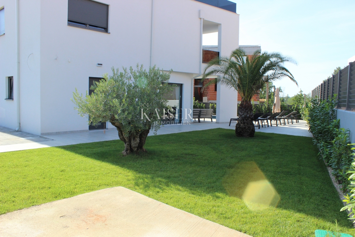 Istria - Parenzo, villa moderna vicino al mare