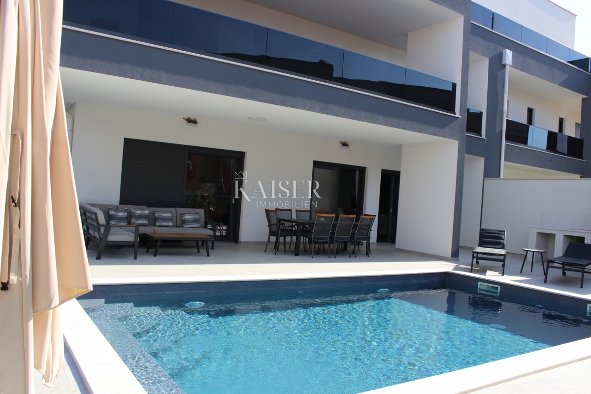 Istria - Parenzo, villa moderna vicino al mare